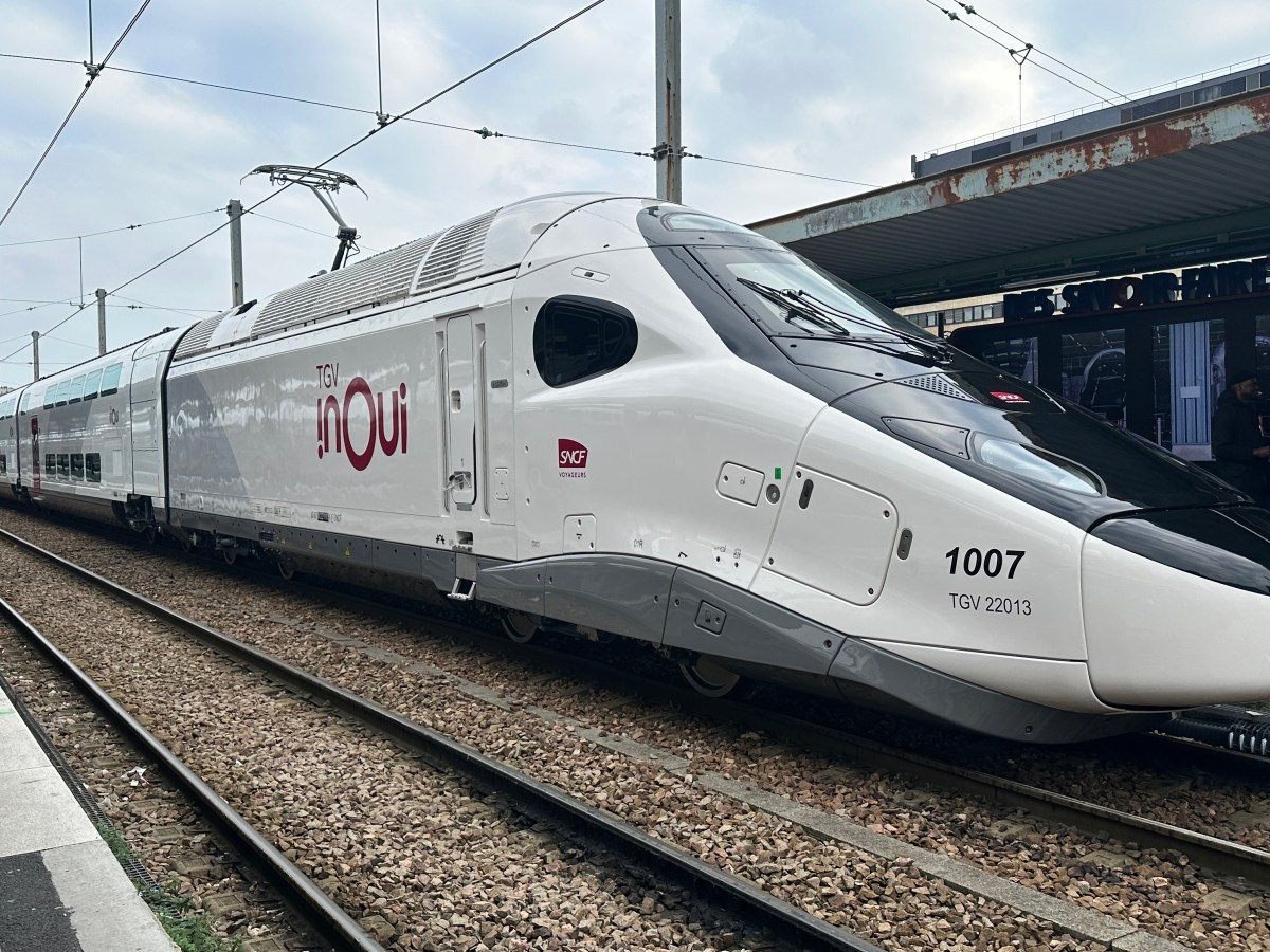 TGV INOUI : évolution d&rsquo;une marque au lancement&nbsp;chaotique